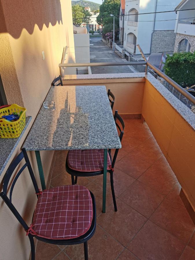 Near By Everything Vodice Luaran gambar